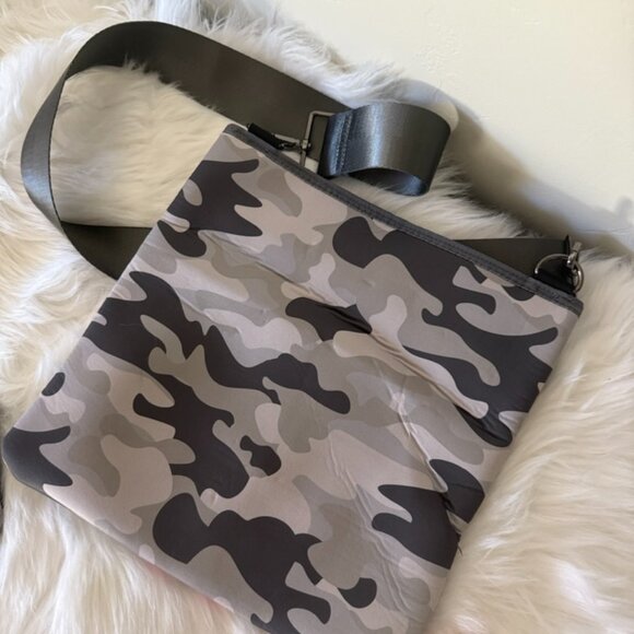 Haute Shore - Peyton Cairo Crossbody - gently used - Picture 4 of 7